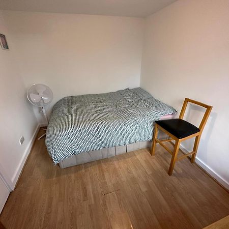 Newbury Appartement Londen Buitenkant foto